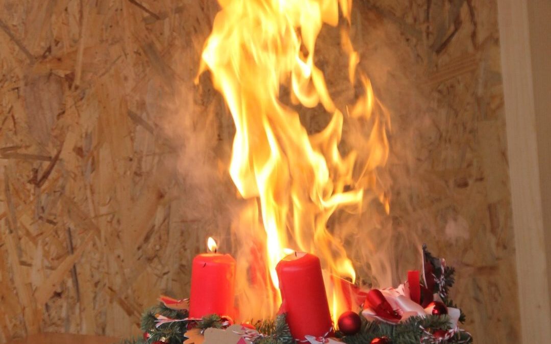 News #2021/52: Sicherer Umgang mit Adventskränzen und Weihnachtsbäumen